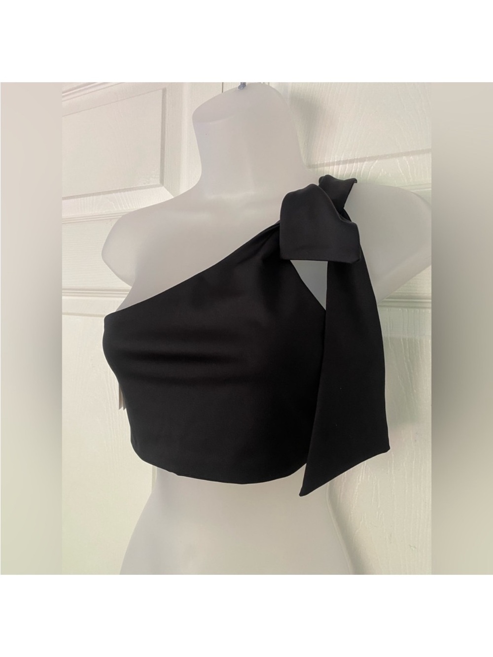 Londre Swim Bikini Top One
Shoulder Black New size Medium